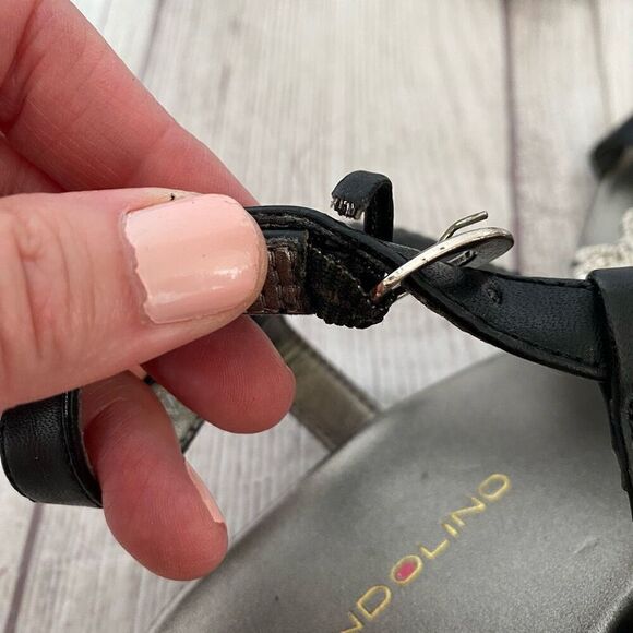 Bandolino women 8.5 open toe wedge sandals w/back strap closure black & silver - Picture 7 of 10